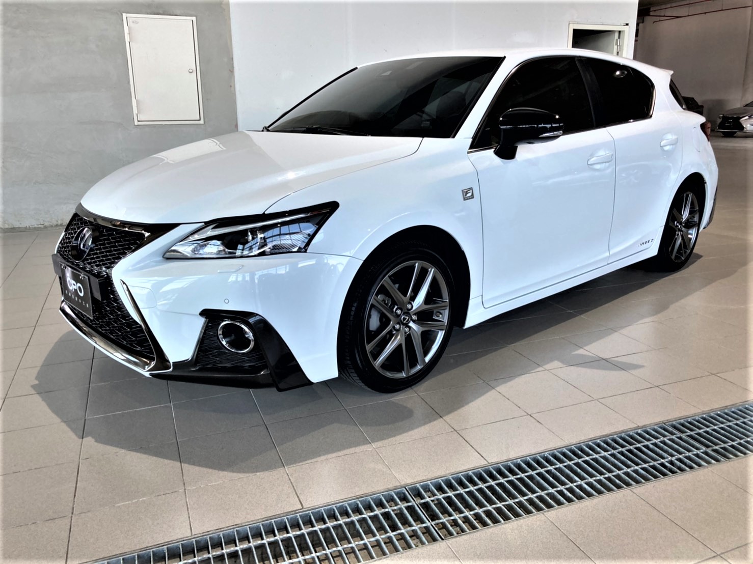 Lexus st200h 2020