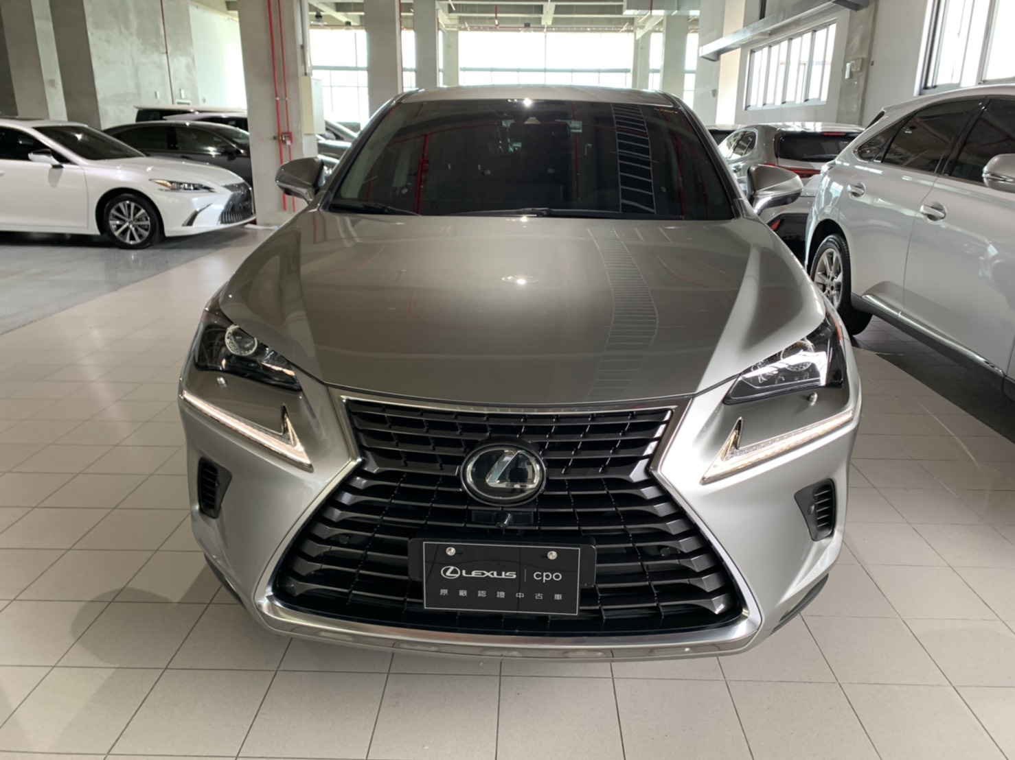 Лексус nx200 2020