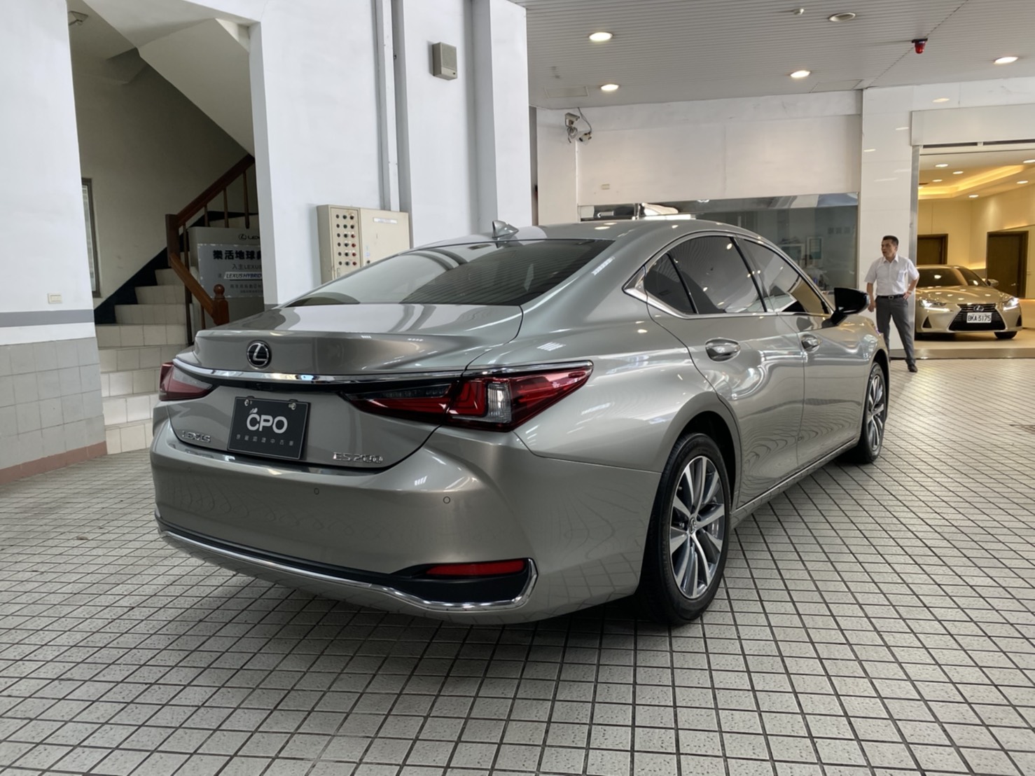 Размеры es lexus