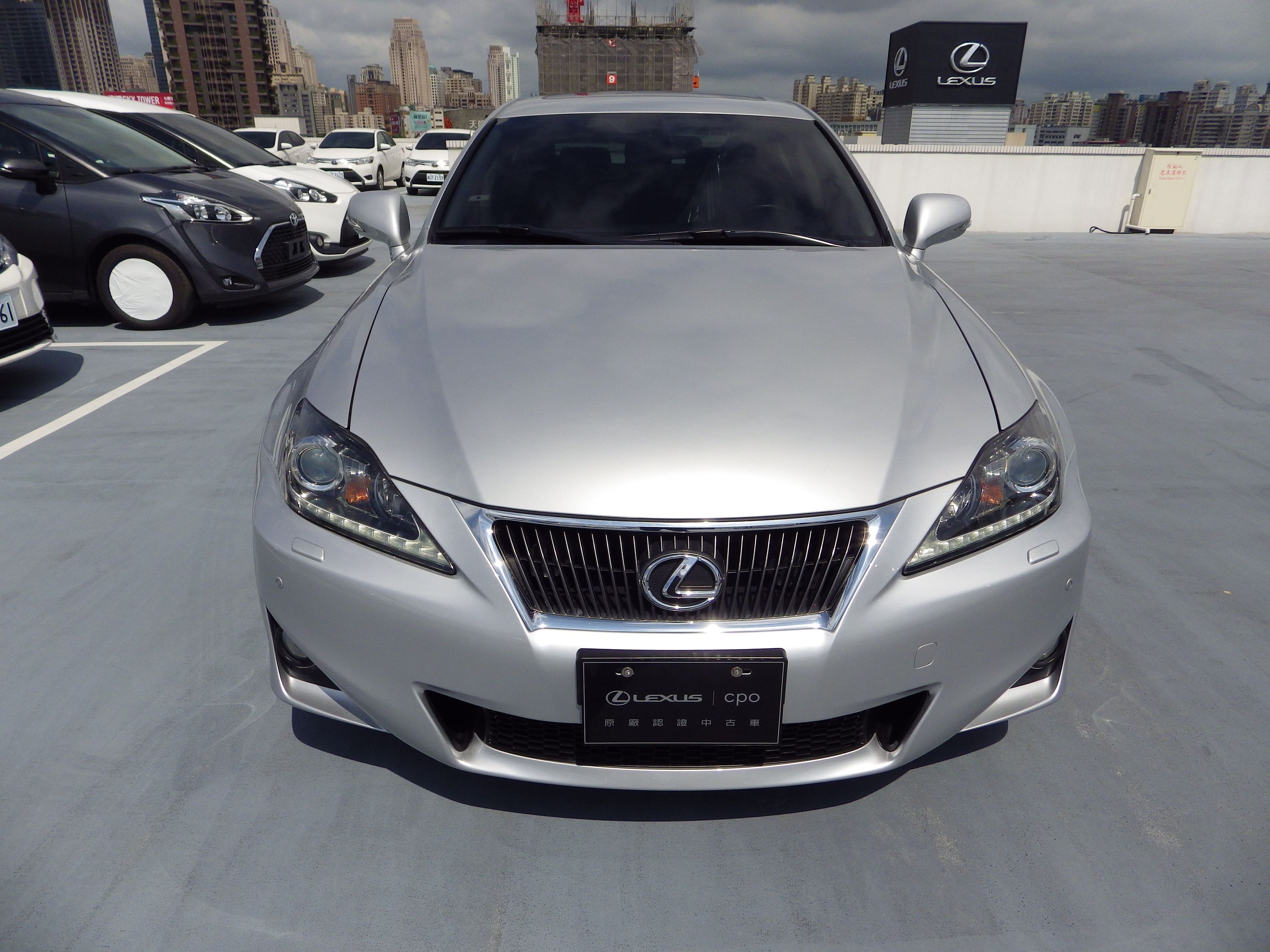 Lexus is 250 2012