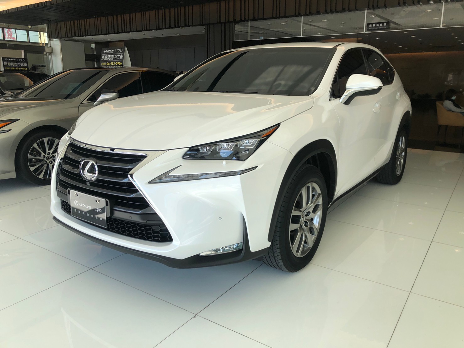 Лексус nx 200t 2017